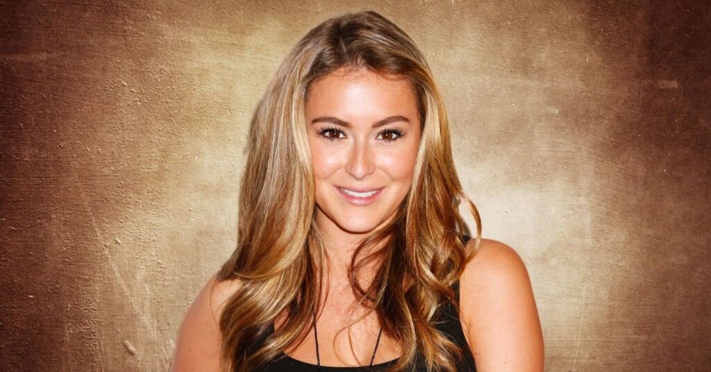Alexa Vega Distinctive Features